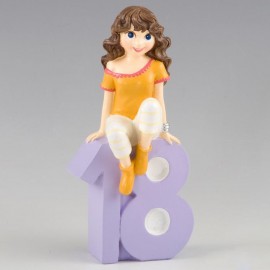 Figura para bolo 18 aniversariante sentada