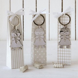 3 chaveiros de comunhão com estojo e 3 doces 3 chaveiros de comunhão com estojo e 3 doces