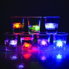 Cubos de Gelo com Luz Led